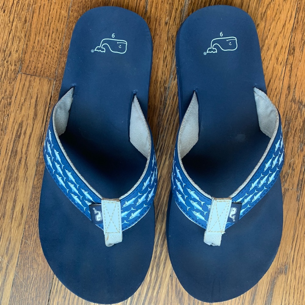 Vineyard Vines Flip flops